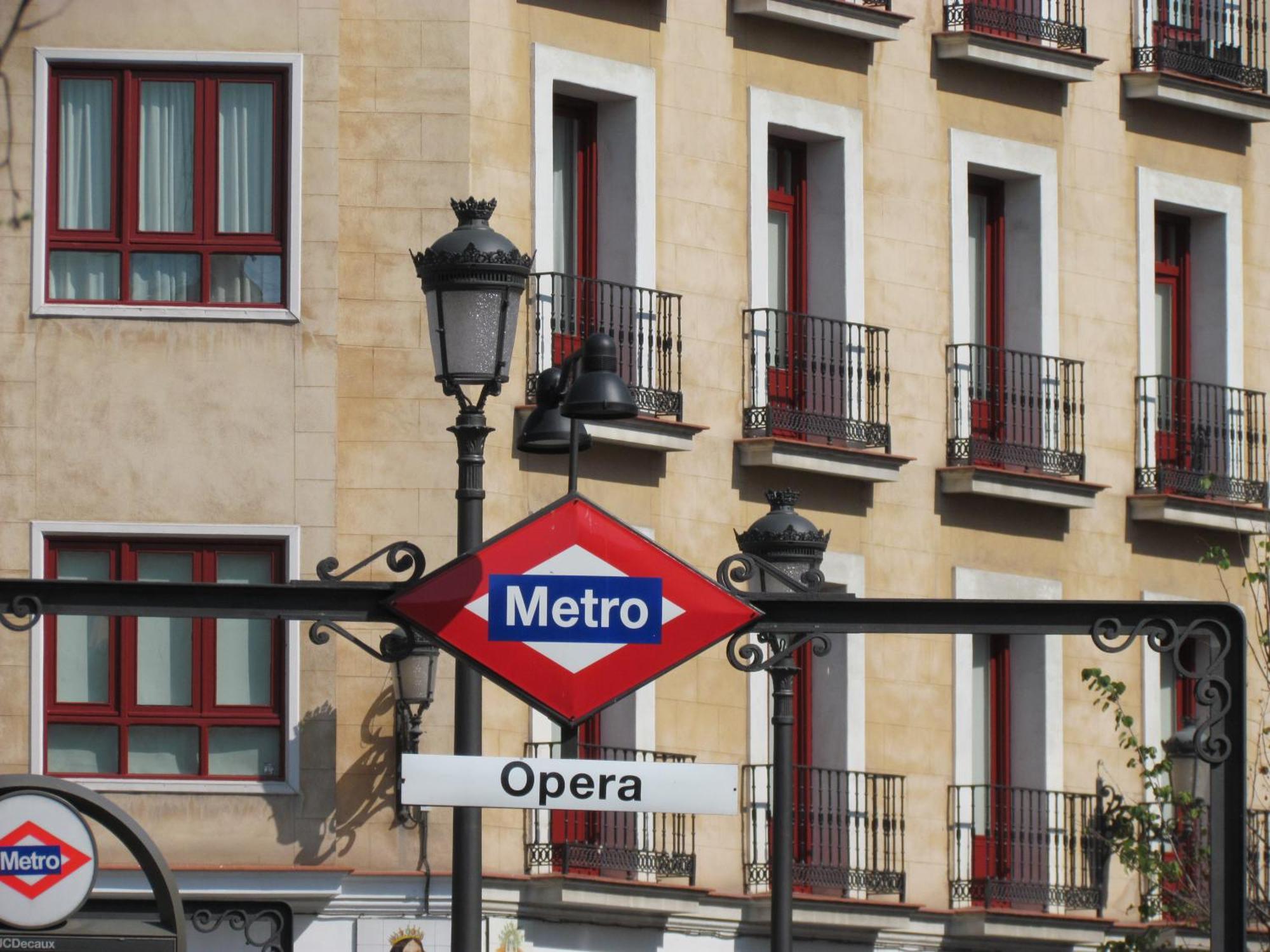 Hostal Oriente Madryt Zewnętrze zdjęcie