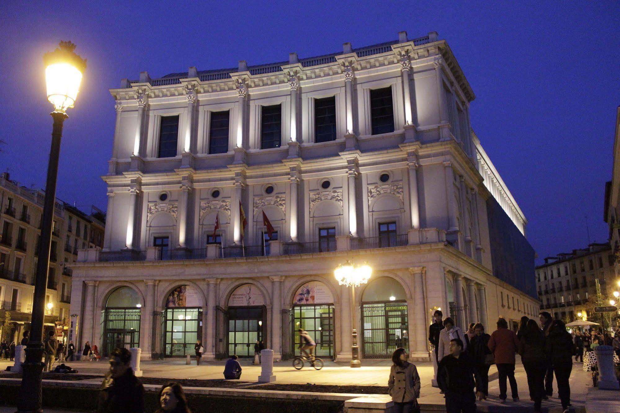 Hostal Oriente Madryt Zewnętrze zdjęcie